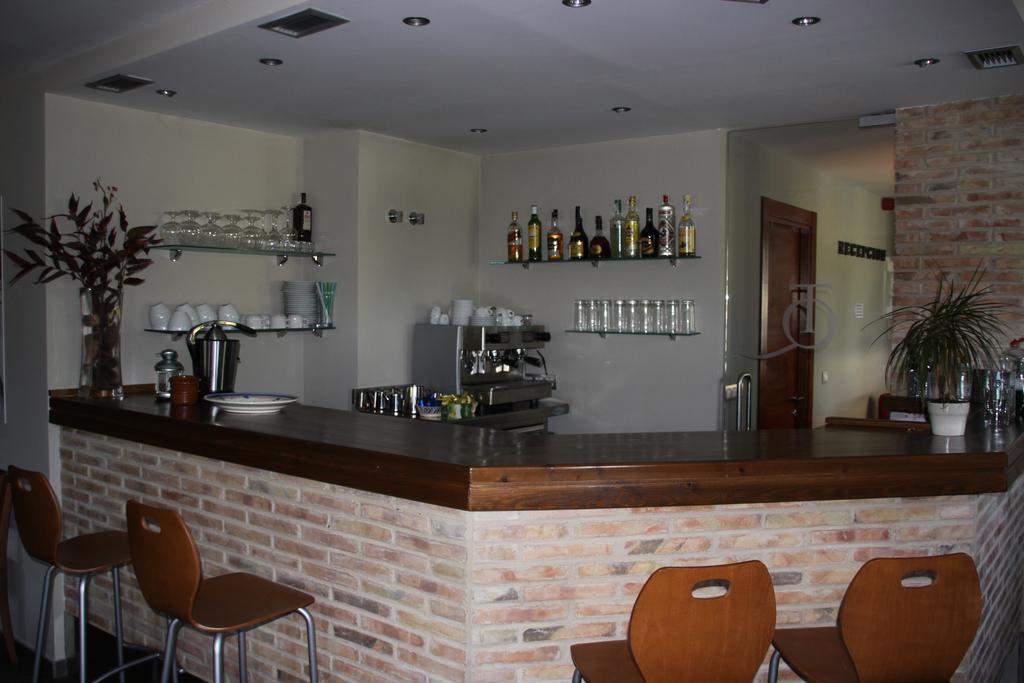 Apartahotel Tres Quinones Сальент-де-Гальего Экстерьер фото